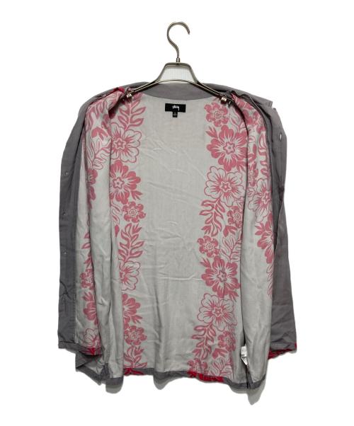 stussy（ステューシー）stussy (ステューシー) HAWAIIAN PATTERN SS SHIRT グレー×レッド サイズ:Lの古着・服飾アイテム