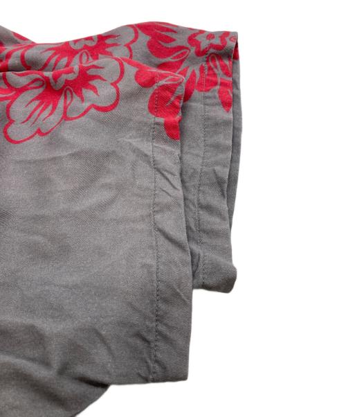 stussy（ステューシー）stussy (ステューシー) HAWAIIAN PATTERN SS SHIRT グレー×レッド サイズ:Lの古着・服飾アイテム