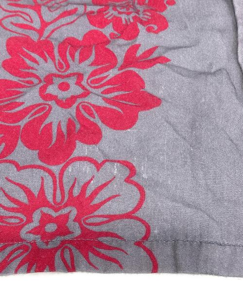 stussy（ステューシー）stussy (ステューシー) HAWAIIAN PATTERN SS SHIRT グレー×レッド サイズ:Lの古着・服飾アイテム