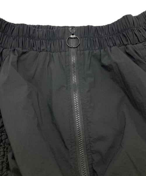 emmi（エミ）emmi (エミ) ボリュームドロストジップアップスカート ブラックの古着・服飾アイテム