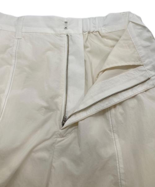 FRAY ID（フレイ アイディー）FRAY ID (フレイ アイディー) ナイロンタフタシアーカーゴパンツ ホワイトの古着・服飾アイテム