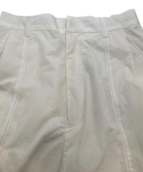 FRAY ID（フレイ アイディー）FRAY ID (フレイ アイディー) ナイロンタフタシアーカーゴパンツ ホワイトの古着・服飾アイテム