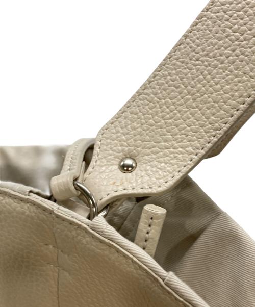 AYAKO（アヤコ）AYAKO (アヤコ) 巾着2WAYバッグ アイボリーの古着・服飾アイテム