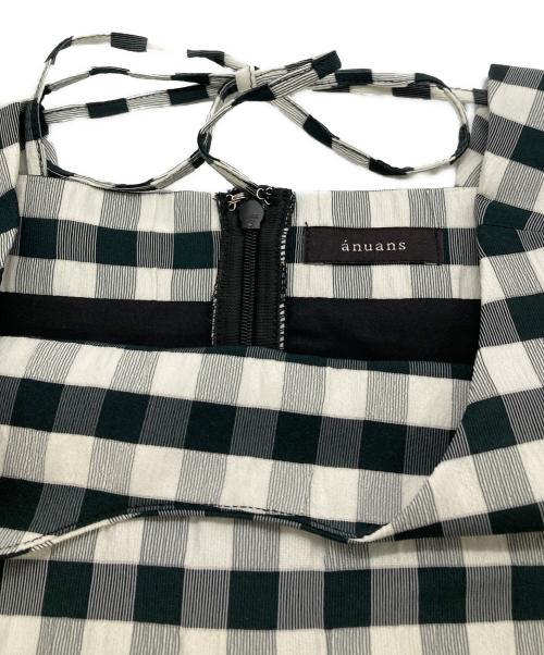 anuans（アニュアンス）anuans (アニュアンス) プレイドダブルフリルブラウス ホワイト×ブラック サイズ:Fの古着・服飾アイテム