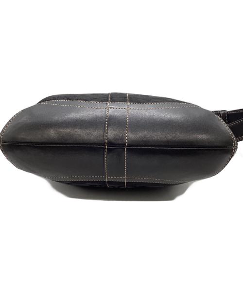 COACH（コーチ）COACH (コーチ) シグネチャーワンショルダーバッグ ブラックの古着・服飾アイテム