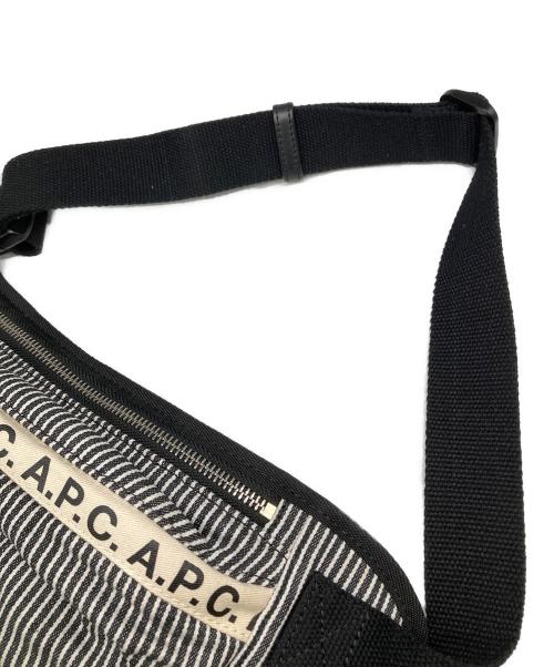 A.P.C.（アーペーセー）A.P.C. (アーペーセー) ウエストバッグ ブラックの古着・服飾アイテム