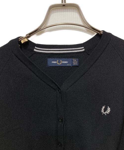 FRED PERRY（フレッドペリー）FRED PERRY (フレッドペリー) Vネックカーディガン ブラック サイズ:UK10の古着・服飾アイテム