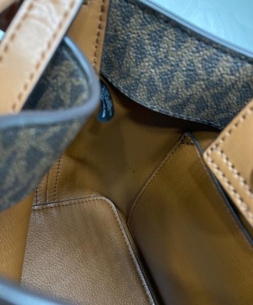 MICHAEL KORS（マイケル・コース）MICHAEL KORS (マイケル・コース) ショルダーバッグ ブラウンの古着・服飾アイテム