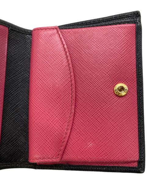 PRADA（プラダ）PRADA (プラダ) バイカラー2つ折り財布 ブラックの古着・服飾アイテム