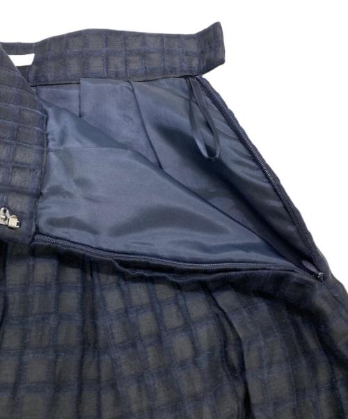 SHE TOKYO（シートーキョー）SHE TOKYO (シートーキョー) タックフレアスカート ネイビー サイズ:36の古着・服飾アイテム