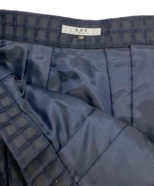 SHE TOKYO（シートーキョー）SHE TOKYO (シートーキョー) タックフレアスカート ネイビー サイズ:36の古着・服飾アイテム