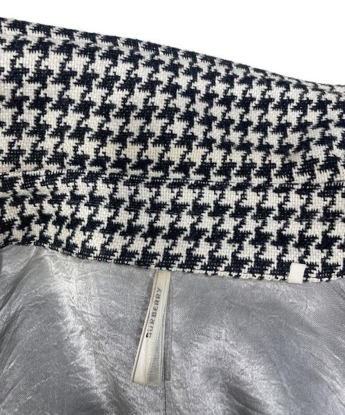 BURBERRY（バーバリー）BURBERRY (バーバリー) ショートコート ホワイト×ブラック サイズ:38の古着・服飾アイテム
