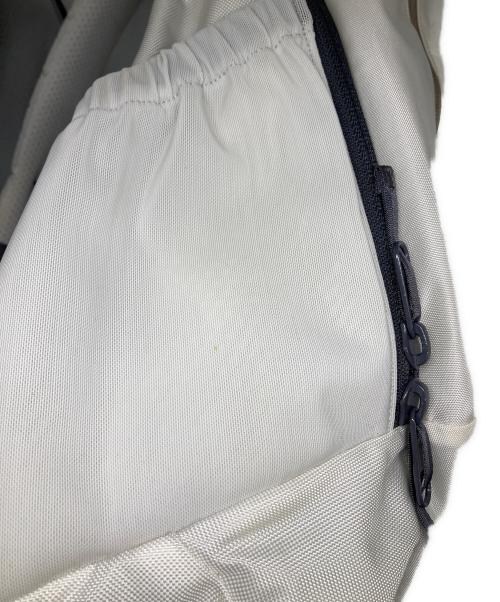 ARC'TERYX（アークテリクス）ARC'TERYX (アークテリクス) BEAMS (ビームス) 別注Mantis 26 Backpack ホワイトの古着・服飾アイテム