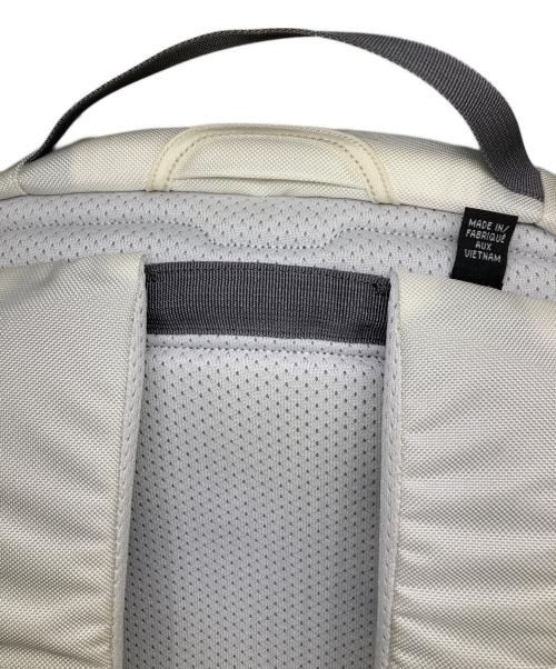ARC'TERYX（アークテリクス）ARC'TERYX (アークテリクス) BEAMS (ビームス) 別注Mantis 26 Backpack ホワイトの古着・服飾アイテム