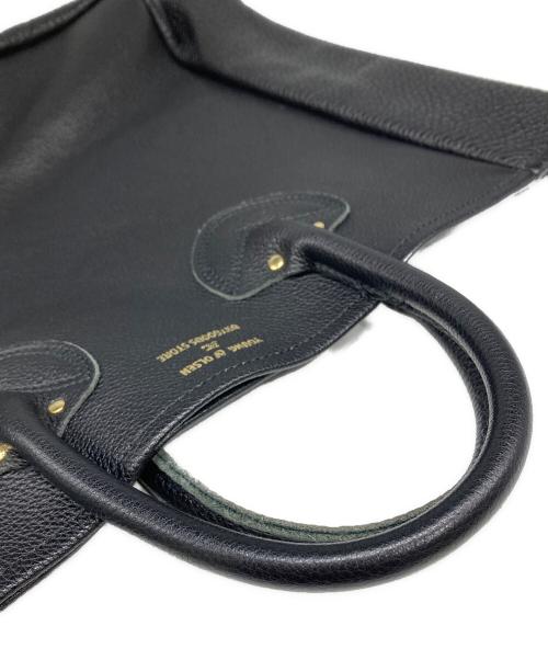 YOUNG & OLSEN The DRYGOODS STORE（ヤングアンドオルセン ザ ドライグッズストア）YOUNG & OLSEN The DRYGOODS STORE (ヤングアンドオルセン ザ ドライグッズストア) EMBOSSED LEATHER TOTE/エンボスレザートート ブラックの古着・服飾アイテム