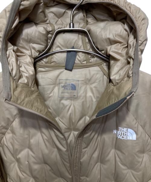 THE NORTH FACE（ザ ノース フェイス）THE NORTH FACE (ザ ノース フェイス) アストロ ライト フーディ ベージュ サイズ:Mの古着・服飾アイテム
