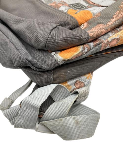 5.11（タクティカル）5.11 (タクティカル) MIRA 2 in 1 Pack グレー×オレンジの古着・服飾アイテム