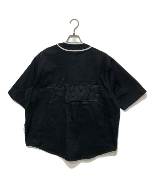 Aape BY A BATHING APE（エーエイプ バイ アベイシングエイプ）Aape BY A BATHING APE (エーエイプ バイ アベイシングエイプ) AAPE BASEBALL SHORT SLEEVE SHIRT/ベースボールシャツ ブラック サイズ:Ｍの古着・服飾アイテム