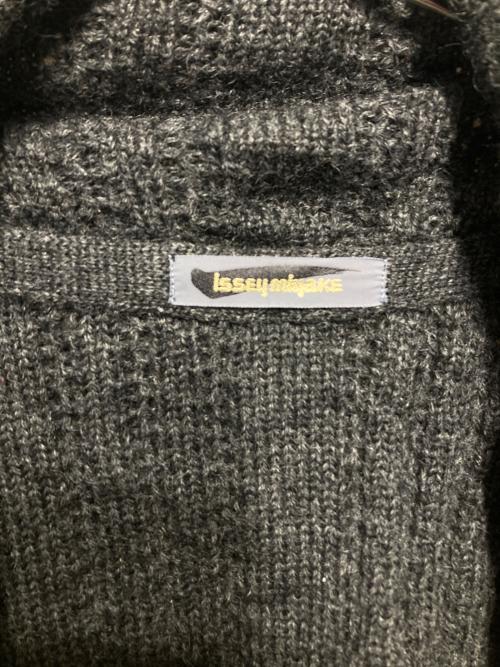 ISSEY MIYAKE（イッセイミヤケ）ISSEY MIYAKE (イッセイミヤケ) アーカイブドルマンニットジャケット グレー サイズ:Mの古着・服飾アイテム
