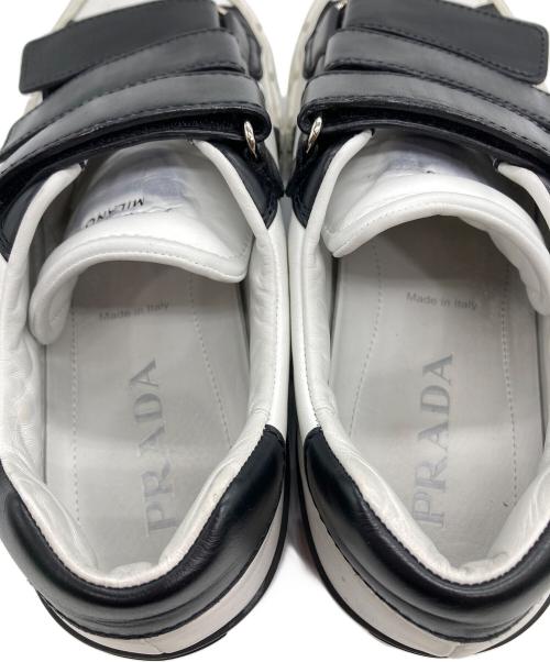 PRADA（プラダ）PRADA (プラダ) ベルクロスニーカー ホワイト×ブラック サイズ:7 1/2の古着・服飾アイテム