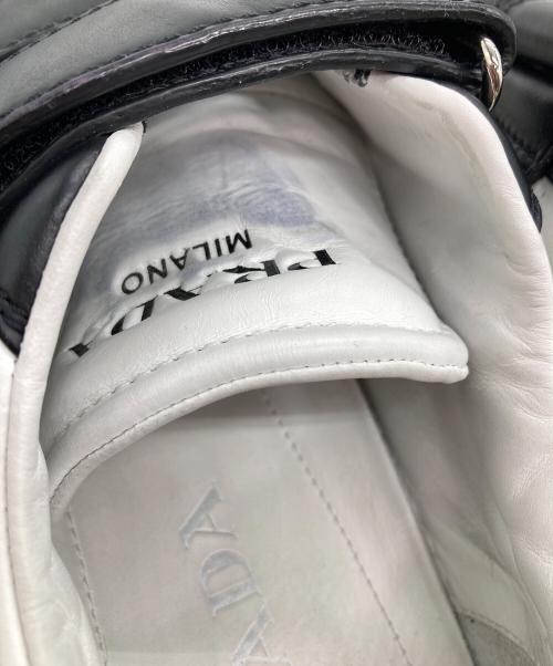 PRADA（プラダ）PRADA (プラダ) ベルクロスニーカー ホワイト×ブラック サイズ:7 1/2の古着・服飾アイテム