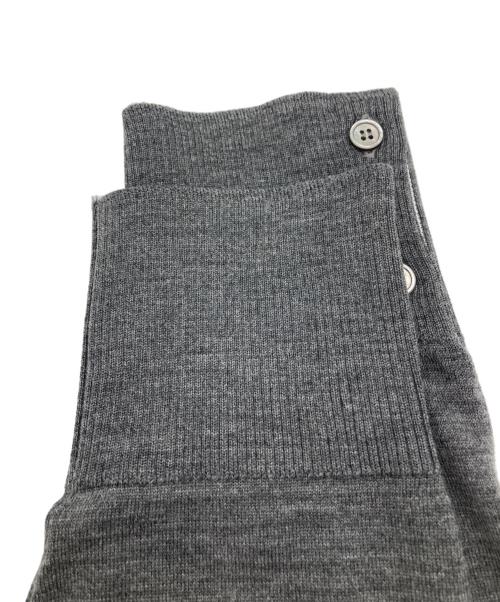 Thom Browne（トムブラウン）Thom Browne (トムブラウン) ファインメリノウール 4-BAR クラシックカーディガン グレー サイズ:2の古着・服飾アイテム