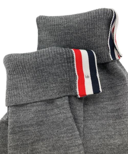 Thom Browne（トムブラウン）Thom Browne (トムブラウン) ファインメリノウール 4-BAR クラシックカーディガン グレー サイズ:2の古着・服飾アイテム