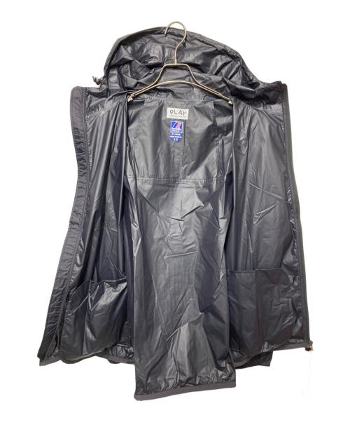 PLAY COMME des GARCONS（プレイコムデギャルソン）PLAY COMME des GARCONS (プレイコムデギャルソン) K-WAY (ケイウェイ) フルジップ ジャケット ブラック サイズ:XL 未使用品の古着・服飾アイテム