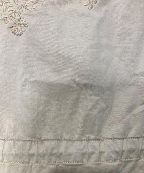 LAUREN RALPH LAUREN（ローレンラルフローレン）LAUREN RALPH LAUREN (ローレンラルフローレン) エンブロイダリーフィールドジャケット ベージュ サイズ:Sの古着・服飾アイテム