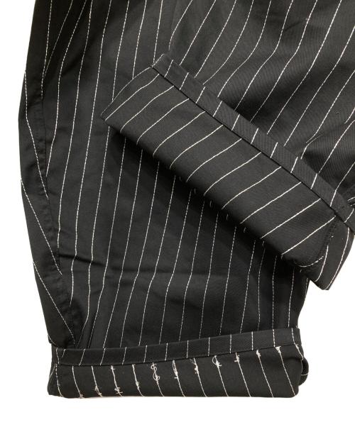 9090（9090）9090 (9090) Stripe Tuck Buggy Pants/ストライプ タック バギー パンツ ブラック サイズ:Ｍの古着・服飾アイテム
