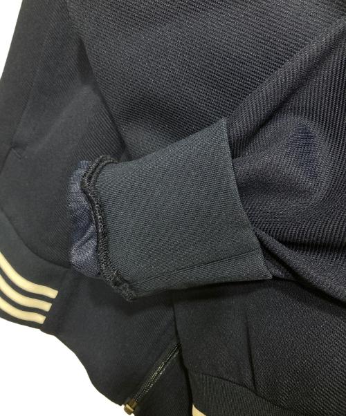 adidas（アディダス）adidas (アディダス) レトロ ブルゾン/RETRO COLLAR TJ FOR BEAUTY&YOUTH ネイビー サイズ:XS 未使用品の古着・服飾アイテム