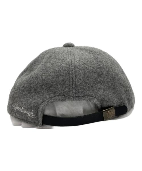 GOODENOUGH（）GOODENOUGH (グッドイナフ) FELT WAPPEN B.B CAP/フェルトワッペンキャップ グレーの古着・服飾アイテム