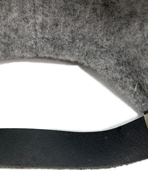 GOODENOUGH（）GOODENOUGH (グッドイナフ) FELT WAPPEN B.B CAP/フェルトワッペンキャップ グレーの古着・服飾アイテム