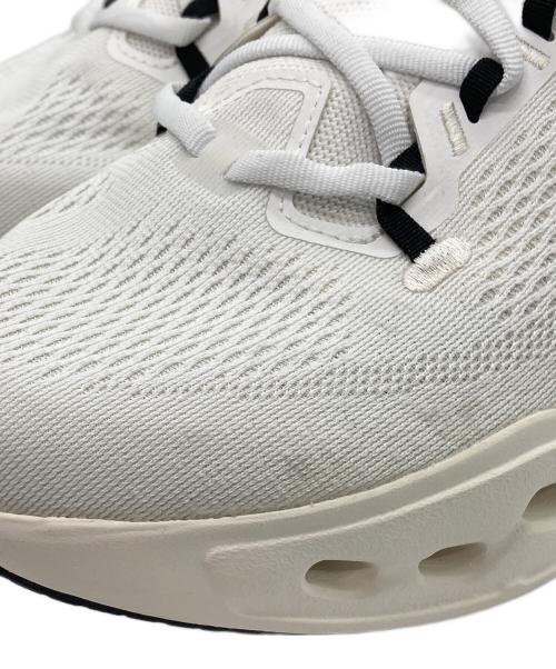 on（オン）On (オン) クラウドサーファーマックス ホワイト サイズ:26.5の古着・服飾アイテム