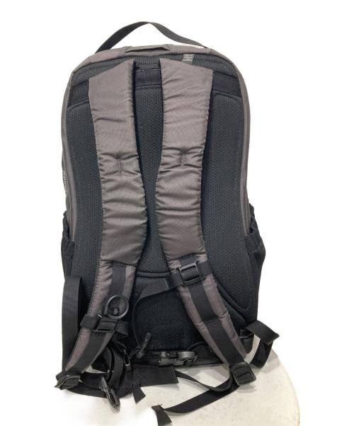 ARC'TERYX（アークテリクス）ARC'TERYX (アークテリクス) MANTIS 26L BACKPACK/リュック グレーの古着・服飾アイテム
