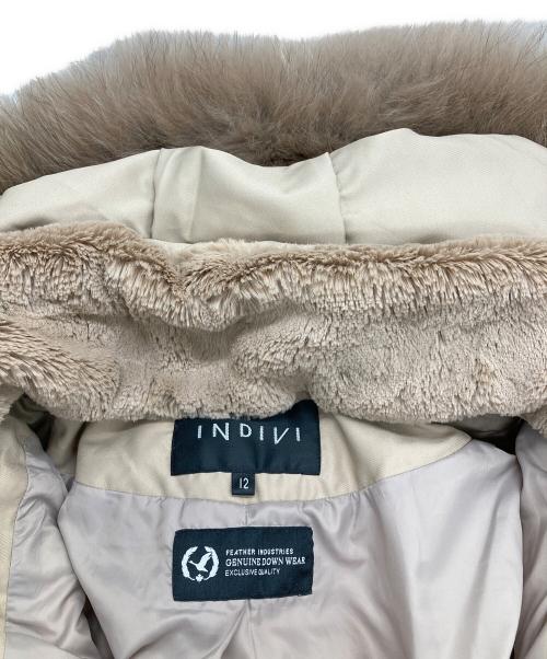 INDIVI（インディヴィ）INDIVI (インディヴィ) ダウンコート/エコファーダウンジャケット ベージュ サイズ:12の古着・服飾アイテム