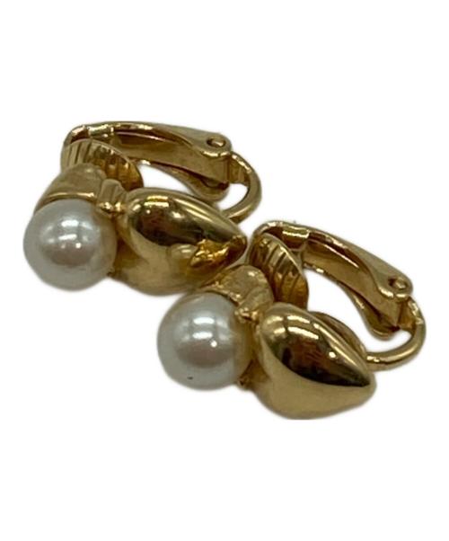 GIVENCHY（ジバンシィ）GIVENCHY (ジバンシィ) パール付きハートイヤリング ゴールドの古着・服飾アイテム