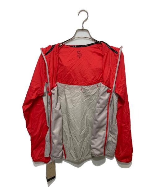 NIKE（ナイキ）NIKE (ナイキ) レペル UV ランニングジャケット レッド×グレー サイズ:Sの古着・服飾アイテム