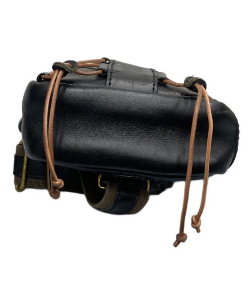 Herz（ヘルツ）Herz (ヘルツ) レザーショルダーバッグ/スクエアレザーリュック ブラックの古着・服飾アイテム