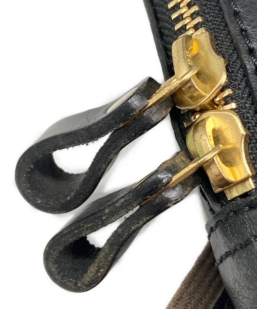 Herz（ヘルツ）Herz (ヘルツ) レザーショルダーバッグ/スクエアレザーリュック ブラックの古着・服飾アイテム