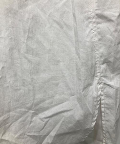 YUNI（ユニ）YUNI (ユニ) 刺繍タック シャツワンピース ホワイト サイズ:freeの古着・服飾アイテム