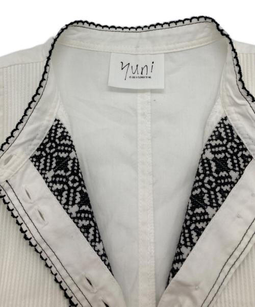 YUNI（ユニ）YUNI (ユニ) 刺繍タック シャツワンピース ホワイト サイズ:freeの古着・服飾アイテム