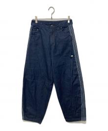 adidas（アディダス）の古着「デニムパンツ」｜インディゴ