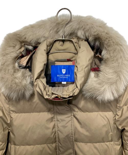 BLUE LABEL CRESTBRIDGE（ブルーレーベルクレストブリッジ）BLUE LABEL CRESTBRIDGE (ブルーレーベルクレストブリッジ) ファー付きダウンジャケット ベージュ サイズ:38の古着・服飾アイテム