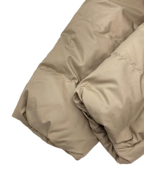 BLUE LABEL CRESTBRIDGE（ブルーレーベルクレストブリッジ）BLUE LABEL CRESTBRIDGE (ブルーレーベルクレストブリッジ) ファー付きダウンジャケット ベージュ サイズ:38の古着・服飾アイテム