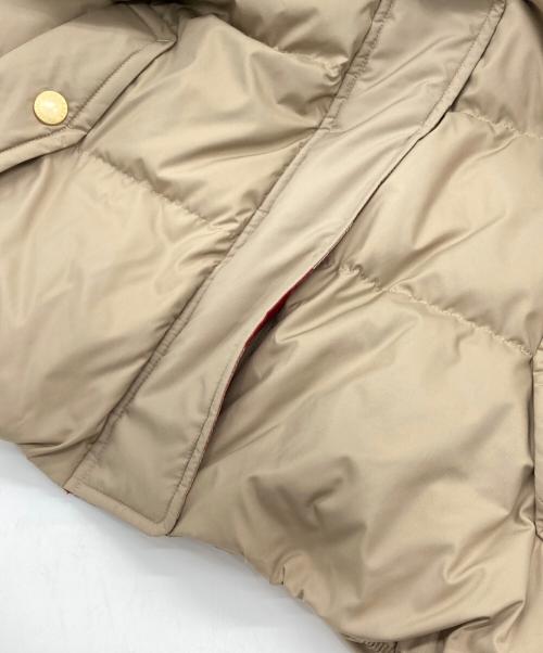 BLUE LABEL CRESTBRIDGE（ブルーレーベルクレストブリッジ）BLUE LABEL CRESTBRIDGE (ブルーレーベルクレストブリッジ) ファー付きダウンジャケット ベージュ サイズ:38の古着・服飾アイテム