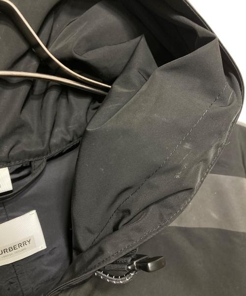 BURBERRY（バーバリー）BURBERRY (バーバリー) ロゴ フーデッドジャケット ブラック サイズ:Mの古着・服飾アイテム