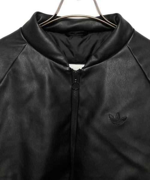 adidas（アディダス）adidas (アディダス) プレザー ボンバー 合成ダウンジャケット ブラック サイズ:Ｌの古着・服飾アイテム