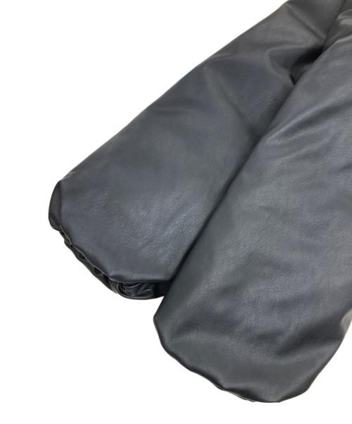 adidas（アディダス）adidas (アディダス) プレザー ボンバー 合成ダウンジャケット ブラック サイズ:Ｌの古着・服飾アイテム