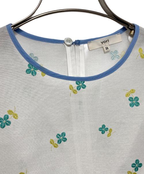 YORI（ヨリ）yori (ヨリ) ラメクローバーパフブラウス ホワイト サイズ:36の古着・服飾アイテム